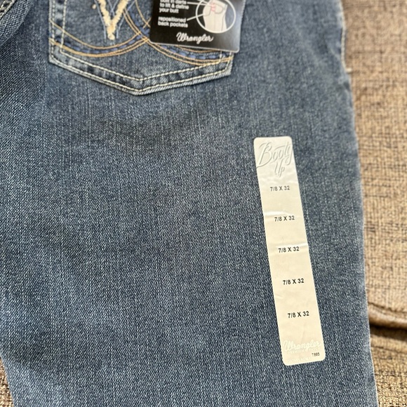 Wrangler Mae booty up jeans - Picture 7 of 9